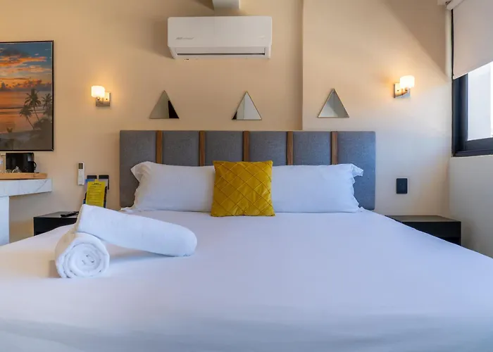 Hotel Colmena Cabos Marina 3*